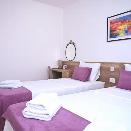 Dona, Altina Apartahotel 3*