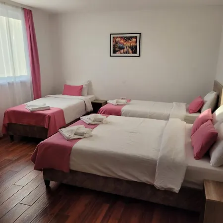 Apart Otel Dona, Altina